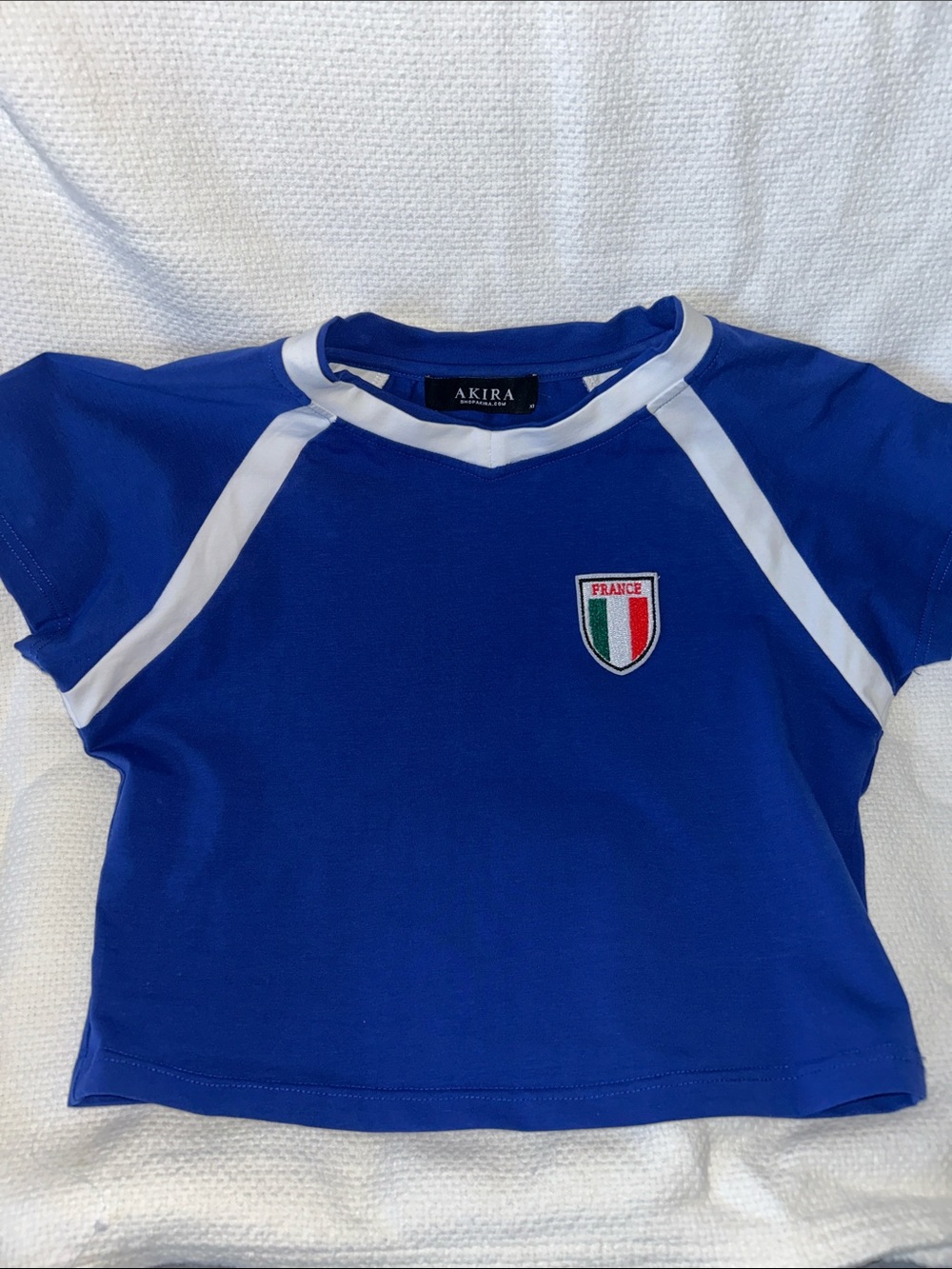 AKIRA Blue Crop Tee with White Raglan Trim and Shield Patch XL Cotton blend